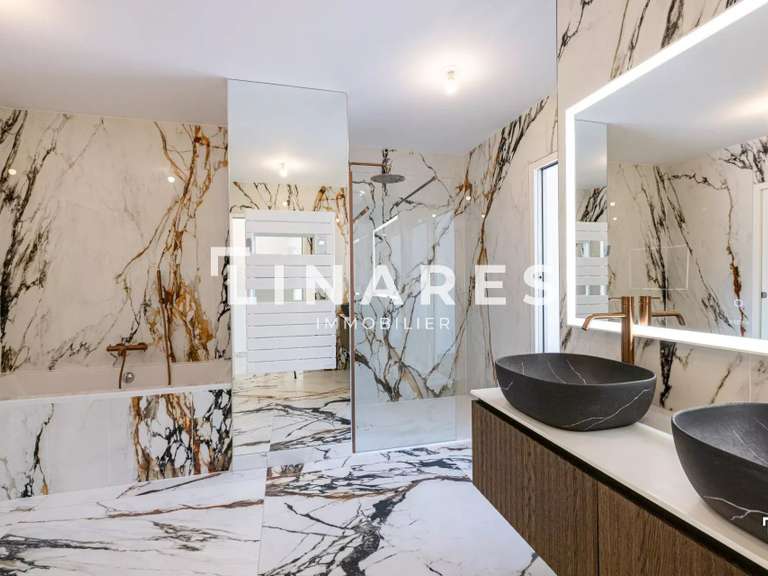 Apartment Marseille 8e - 3 bedrooms - 160m²
