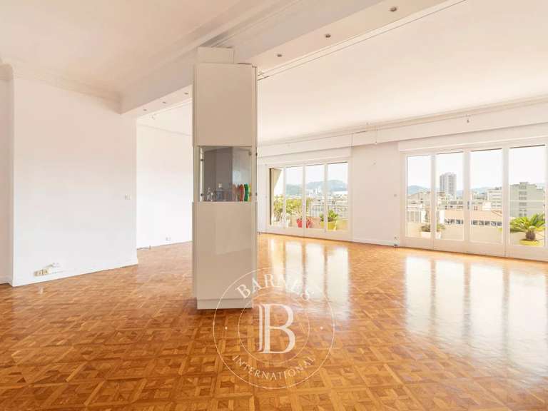Appartement Marseille 8e - 4 chambres - 343m²