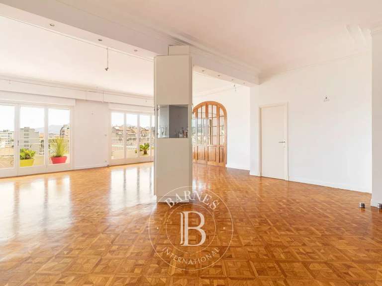 Appartement Marseille 8e - 4 chambres - 343m²