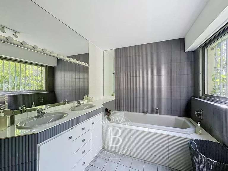 Appartement Marseille 8e - 4 chambres - 170m²
