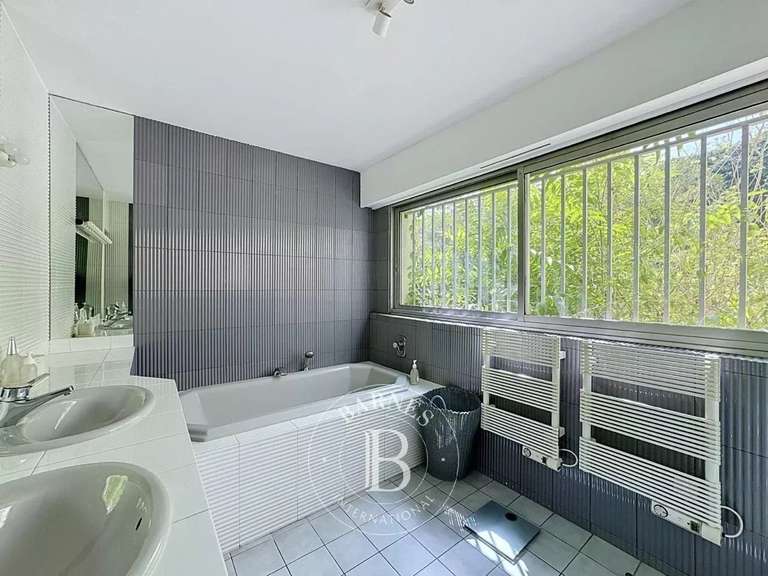 Appartement Marseille 8e - 4 chambres - 170m²