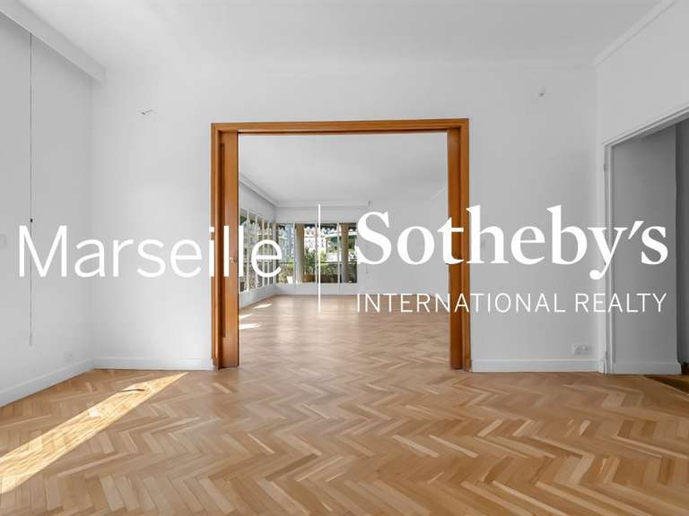 Appartement Marseille 8e - 3 chambres - 204m²