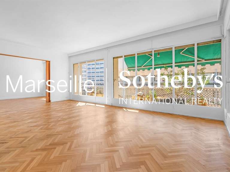 Appartement Marseille 8e - 3 chambres - 204m²
