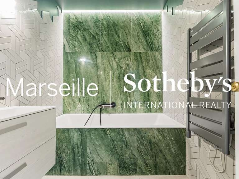 Appartement Marseille 8e - 3 chambres - 204m²