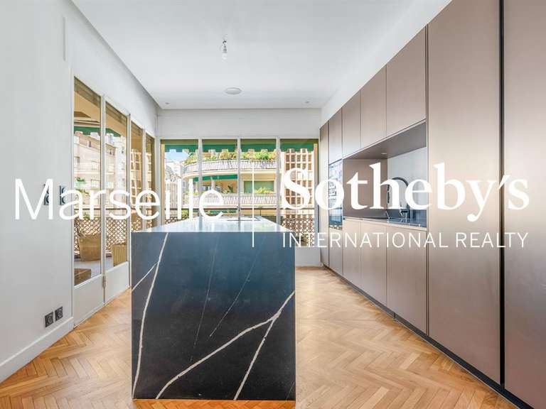 Appartement Marseille 8e - 3 chambres - 204m²