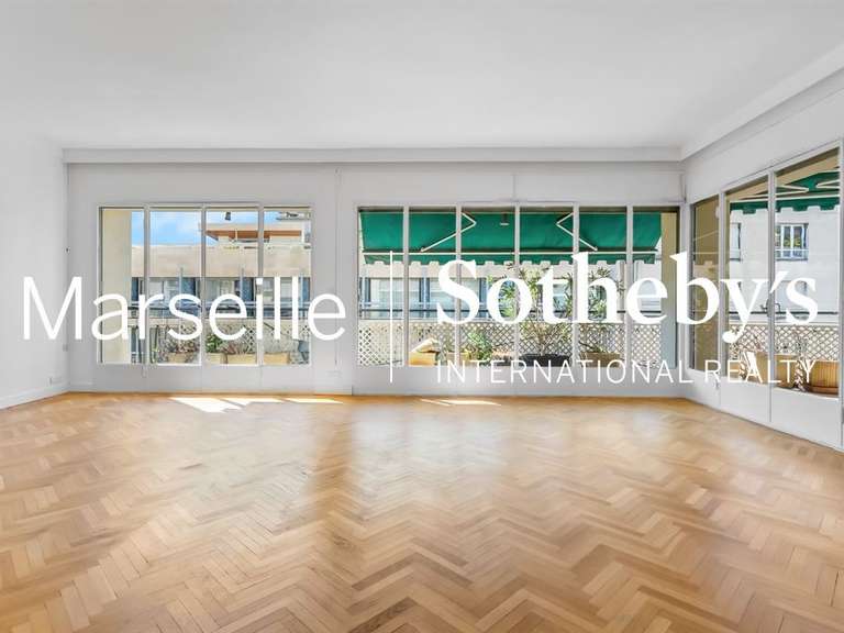 Appartement Marseille 8e - 3 chambres - 204m²