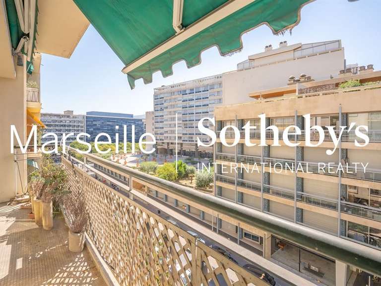 Appartement Marseille 8e - 3 chambres - 204m²