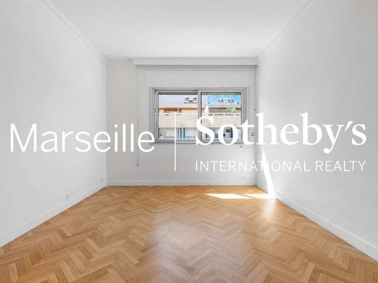 Appartement Marseille 8e - 3 chambres - 204m²