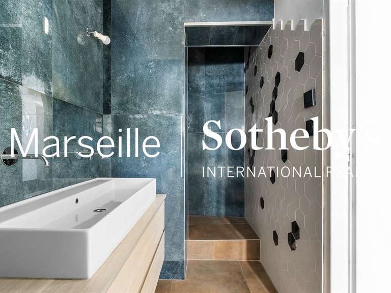 Appartement Marseille 8e - 3 chambres - 204m²