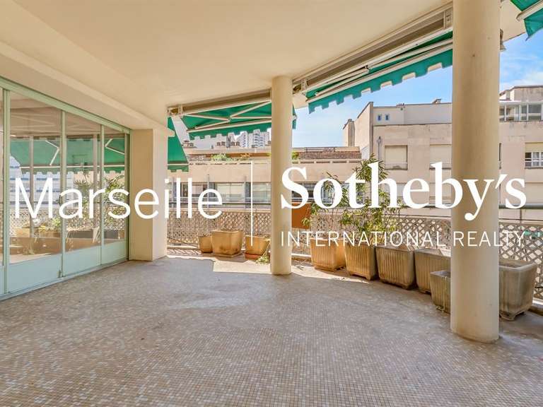 Appartement Marseille 8e - 3 chambres - 204m²