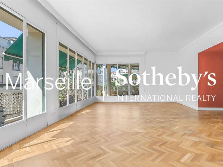 Appartement Marseille 8e - 3 chambres - 204m²