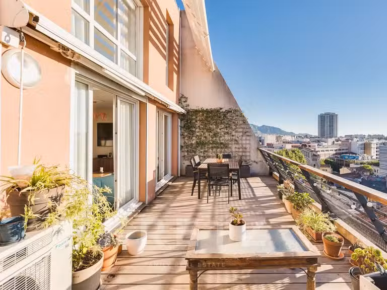 Appartement Marseille 8e - 3 chambres - 87m²