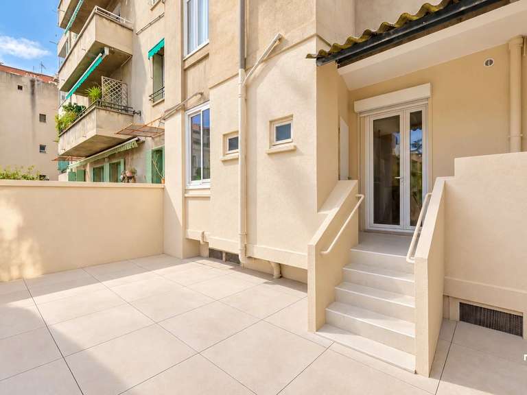 Appartement Marseille 8e - 2 chambres - 127m²