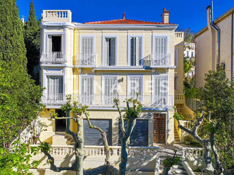 Mansion Marseille 8e - 357m²