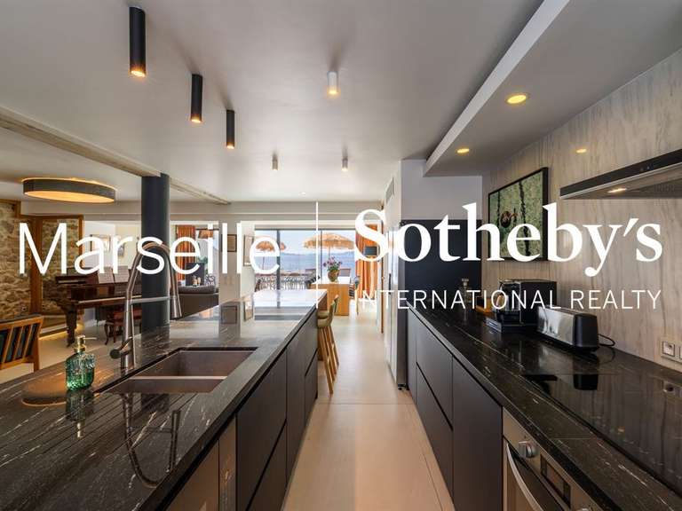 Maison Marseille 8e - 3 chambres - 225m²