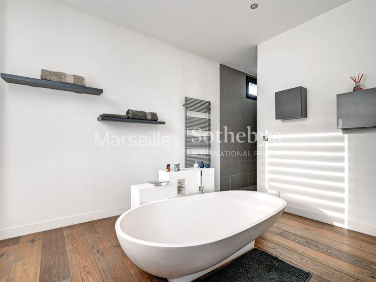 House Marseille 8e - 2 bedrooms - 204m²