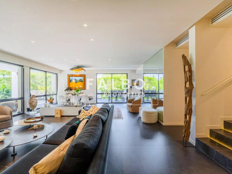 Maison Marseille 8e - 2 chambres - 219m²
