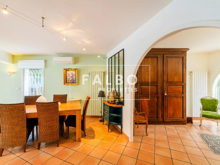 Maison Marseille 8e - 5 chambres - 220m²