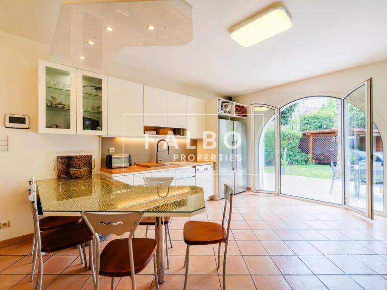Maison Marseille 8e - 5 chambres - 220m²