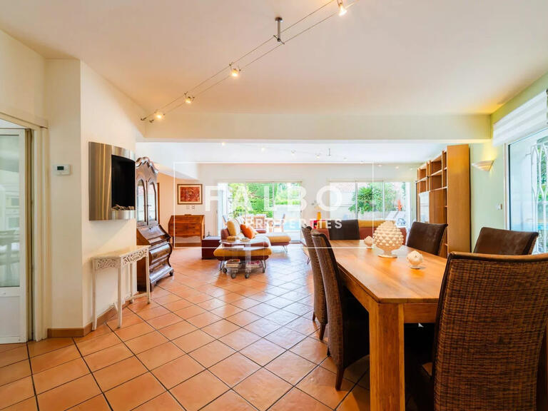 Maison Marseille 8e - 5 chambres - 220m²