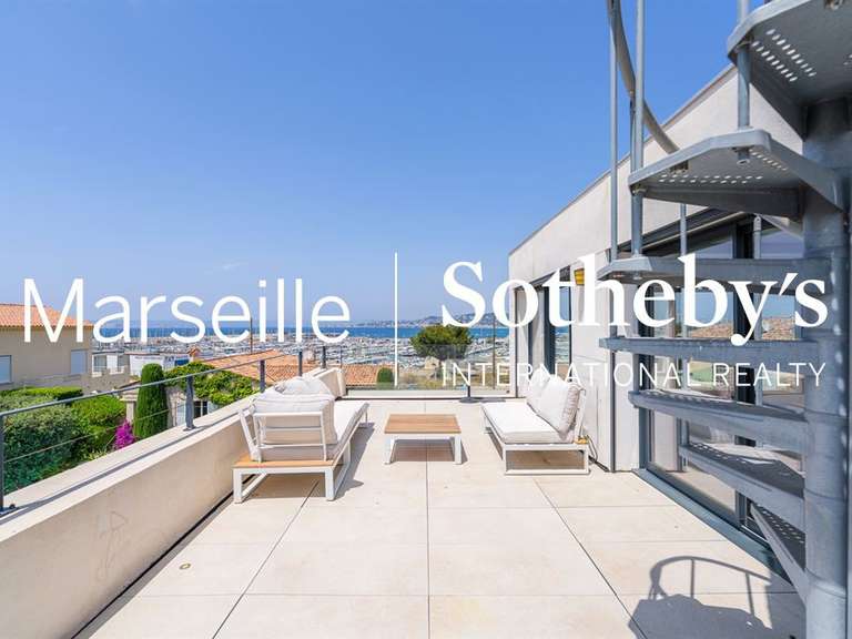 Maison Marseille 8e - 4 chambres - 315m²
