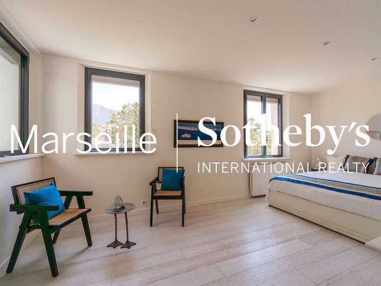 Maison Marseille 8e - 4 chambres - 315m²