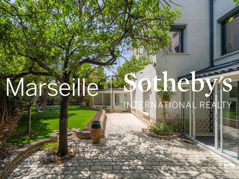 Maison Marseille 8e - 4 chambres - 315m²