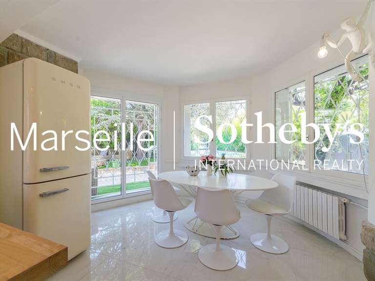 Maison Marseille 8e - 4 chambres - 315m²