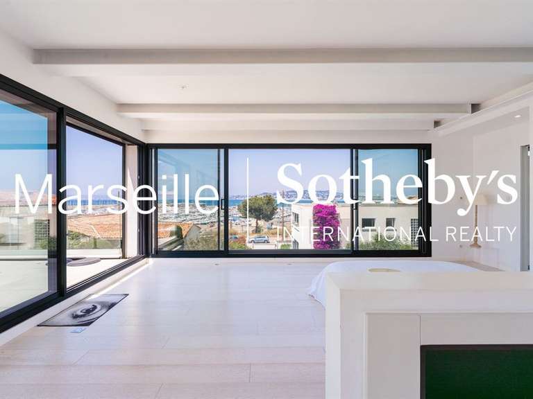 Maison Marseille 8e - 4 chambres - 315m²