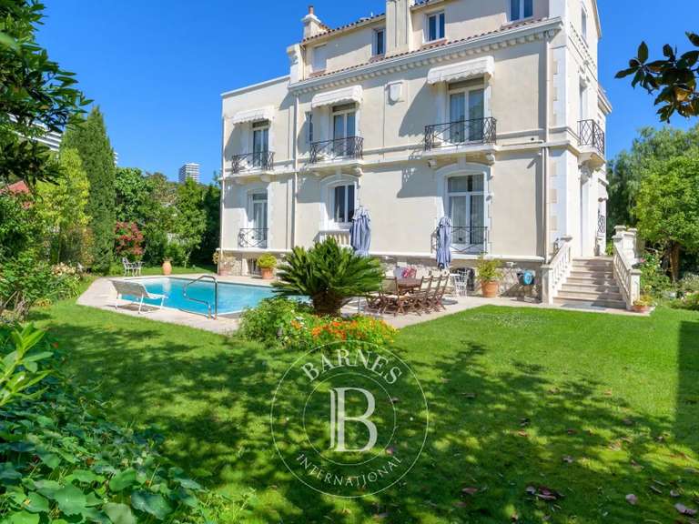 House Marseille 8e - 6 bedrooms - 600m²