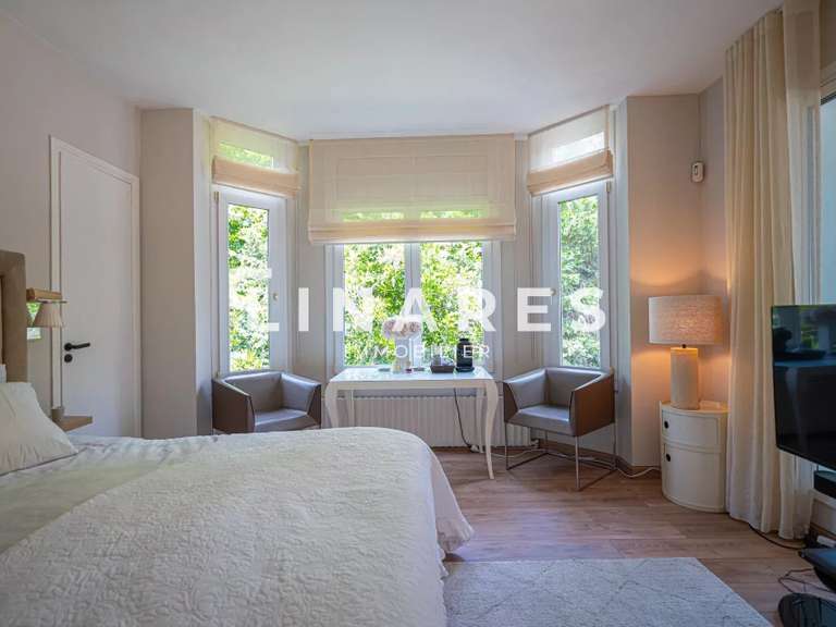 Maison Marseille 8e - 4 chambres - 306m²