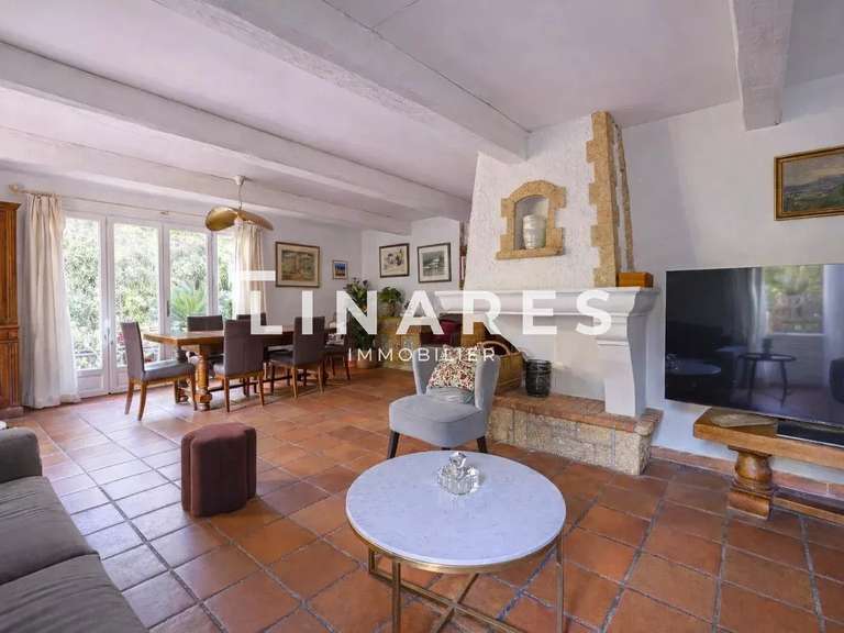 Maison Marseille 8e - 4 chambres - 145m²