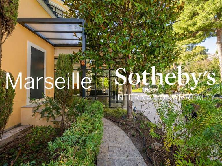 House Marseille 8e - 9 bedrooms - 630m²