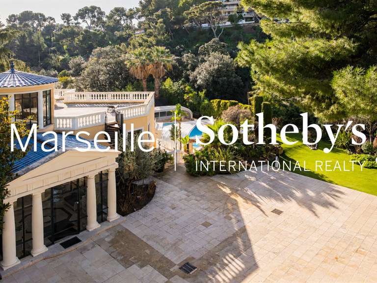 Maison Marseille 8e - 9 chambres - 630m²