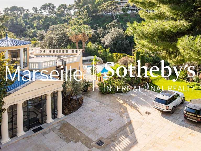 House Marseille 8e - 9 bedrooms - 630m²