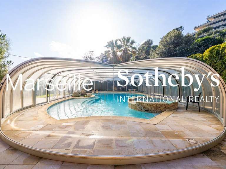 House Marseille 8e - 9 bedrooms - 630m²