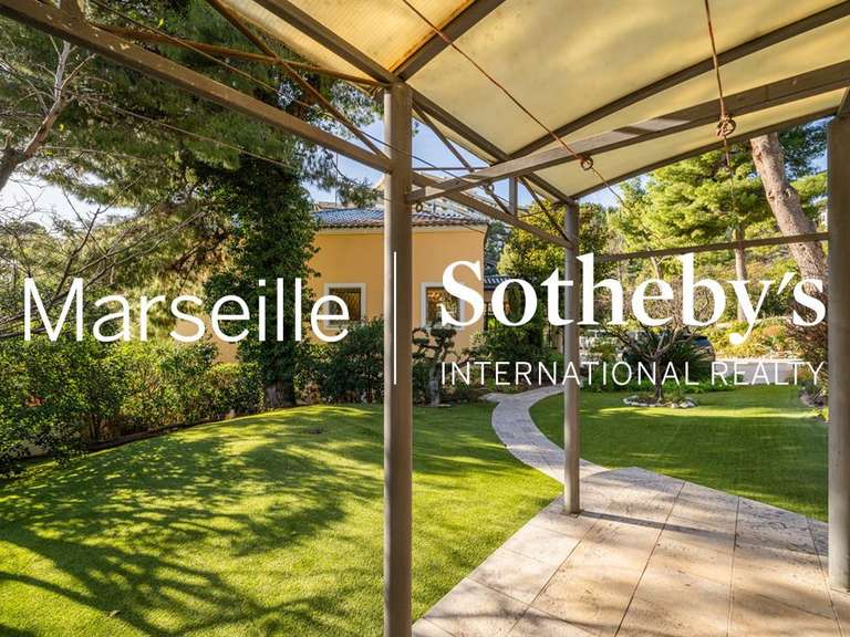 Maison Marseille 8e - 9 chambres - 630m²