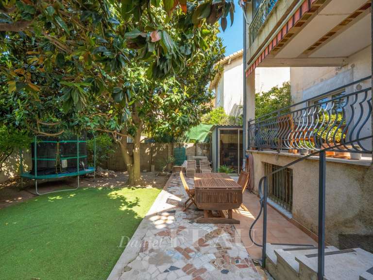 Maison Marseille 8e - 5 chambres - 240m²