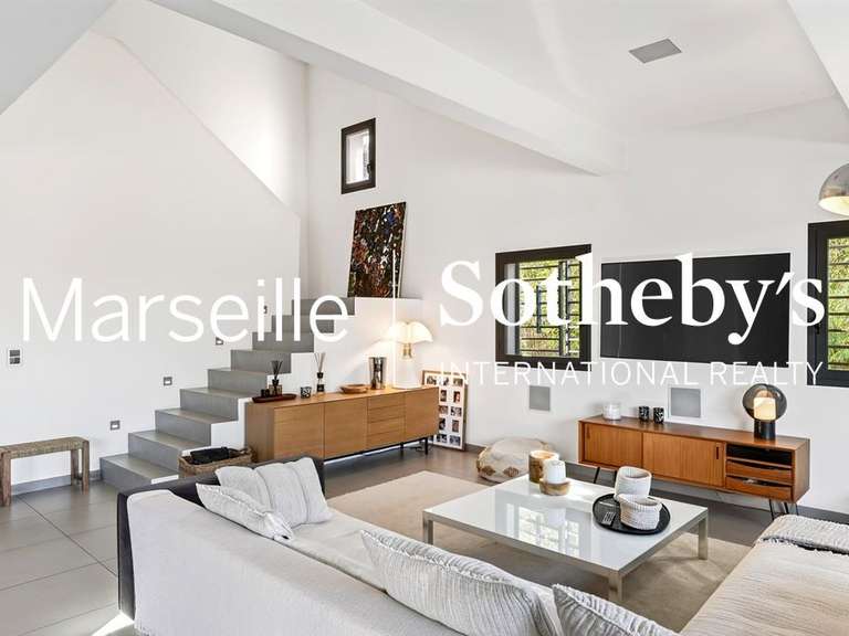 Maison Marseille 8e - 4 chambres - 245m²