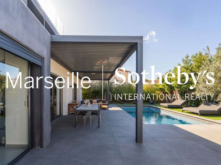 Maison Marseille 8e - 4 chambres - 245m²