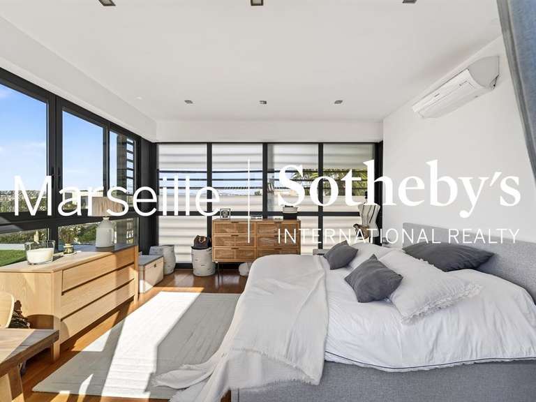 Maison Marseille 8e - 4 chambres - 245m²