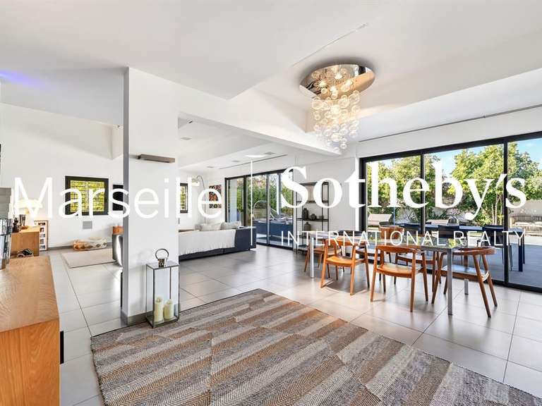 Maison Marseille 8e - 4 chambres - 245m²