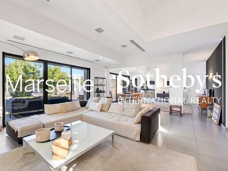Maison Marseille 8e - 4 chambres - 245m²