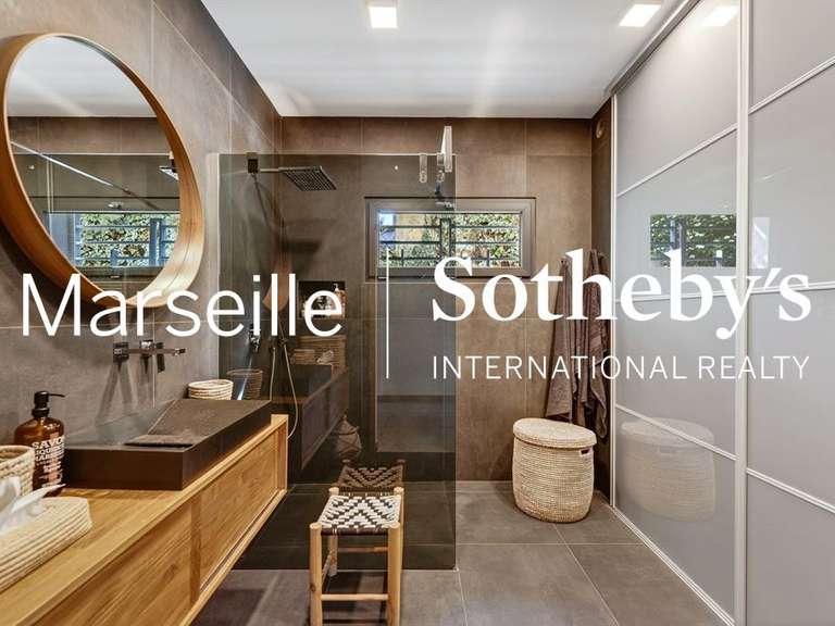 Maison Marseille 8e - 4 chambres - 245m²