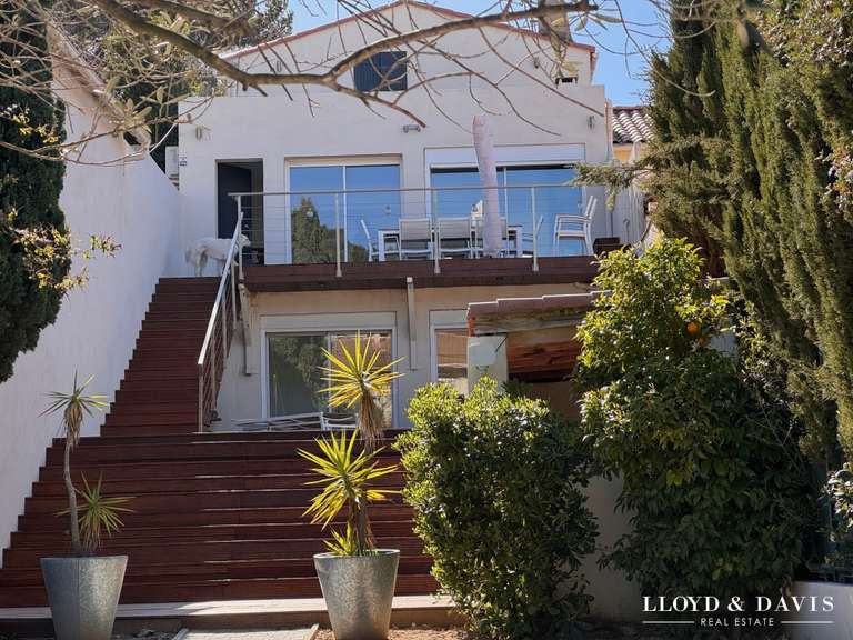 Maison Marseille 8e - 4 chambres - 175m²