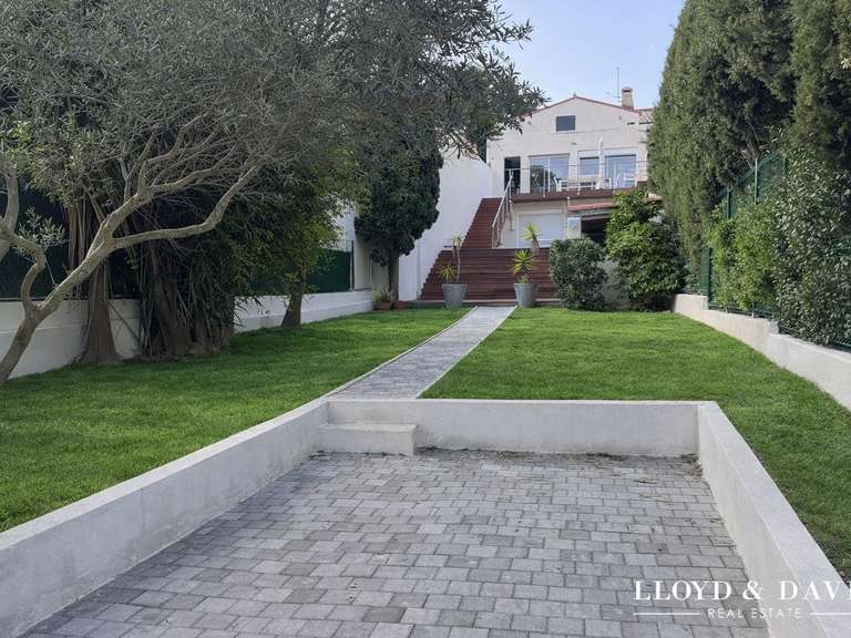 Maison Marseille 8e - 4 chambres - 175m²