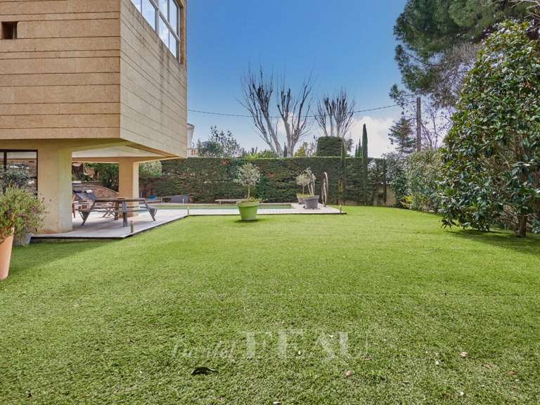 Maison Marseille 8e - 6 chambres - 383m²