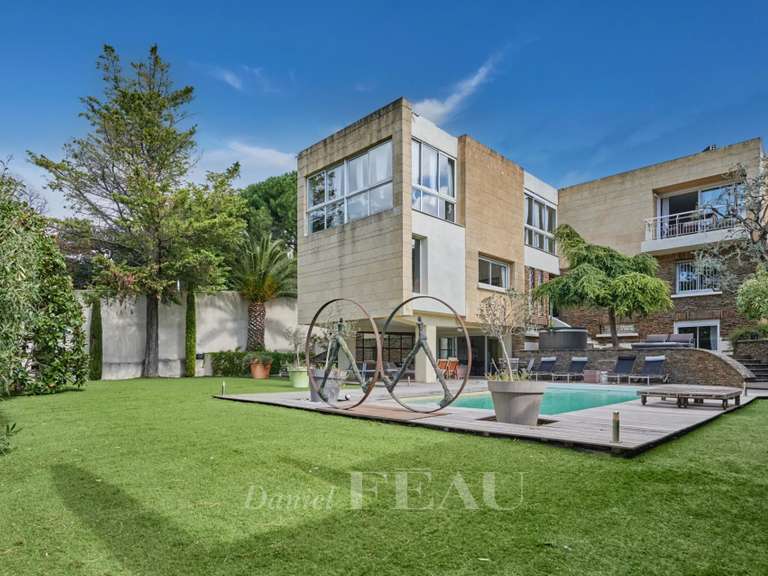 Maison Marseille 8e - 6 chambres - 383m²