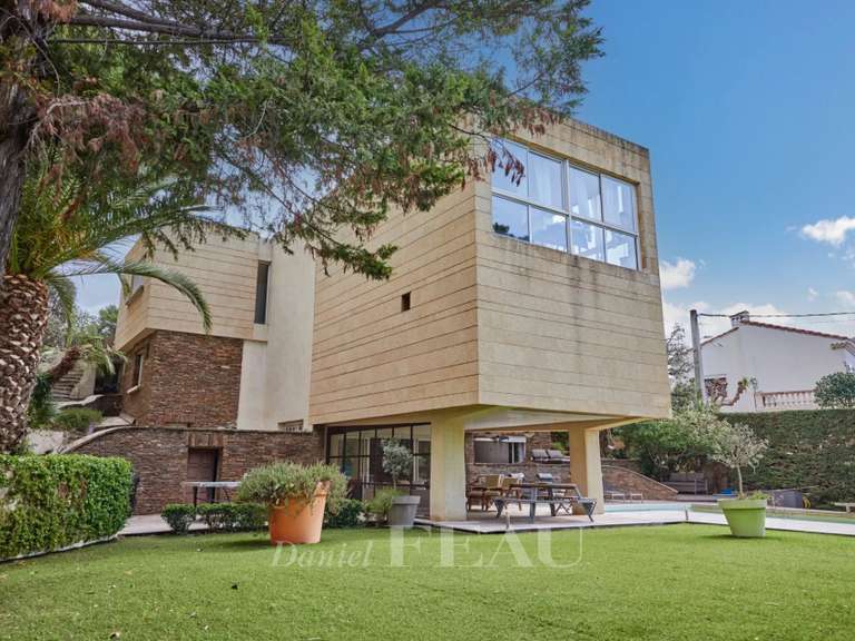 Maison Marseille 8e - 6 chambres - 383m²