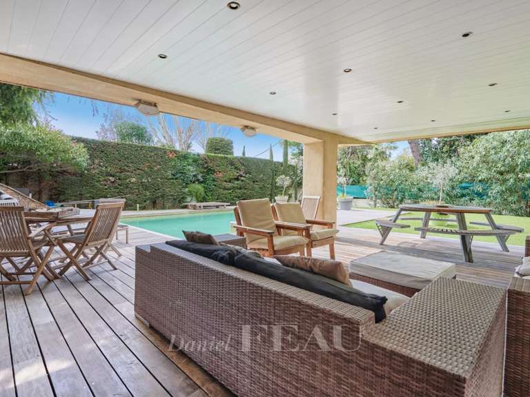 Maison Marseille 8e - 6 chambres - 383m²